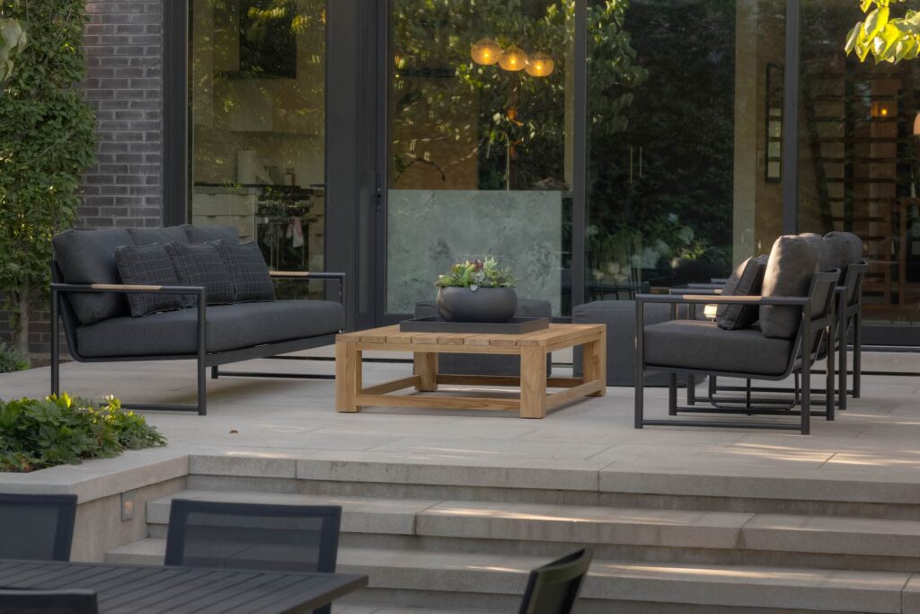 Coivic - 66 Rowanwood - luxury outdoor spaces design